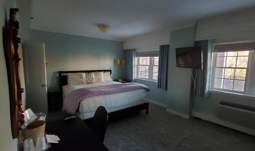 غرفة ديلوكس سرير كينج, Lowell Inn