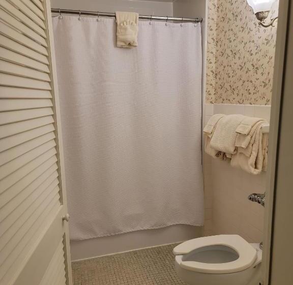 غرفة ديلوكس سرير كينج, Lowell Inn