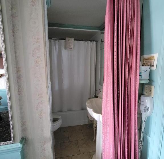 Номер Стандарт, Lowell Inn