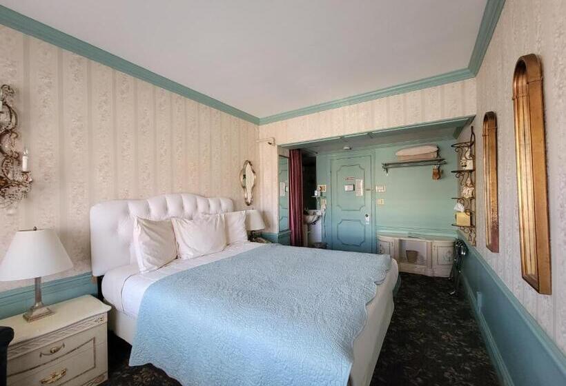 Номер Стандарт, Lowell Inn