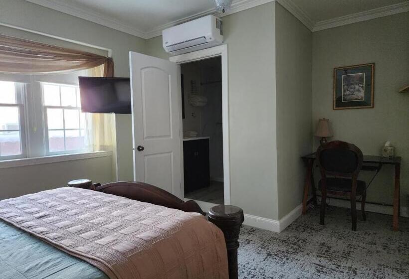 غرفة قياسية, Lowell Inn