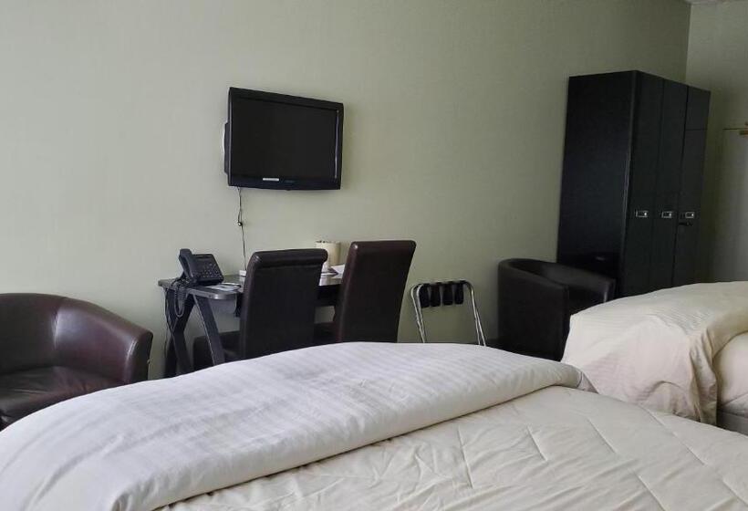Четырехместный Номер Deluxe, Lowell Inn