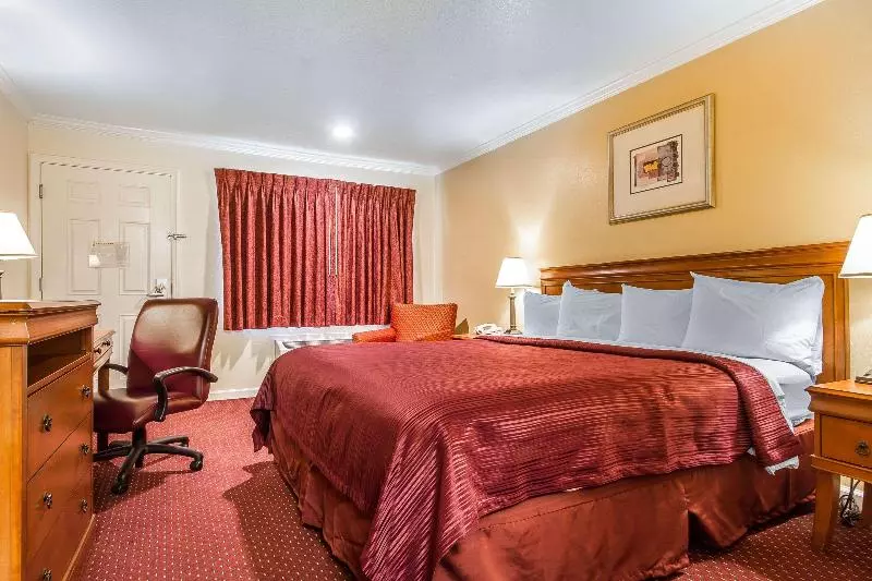 اتاق استاندارد با تخت بزرگ, Quality Inn & Suites Gilroy