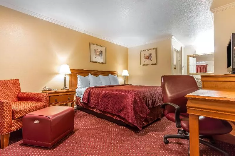 اتاق استاندارد با تخت بزرگ, Quality Inn & Suites Gilroy