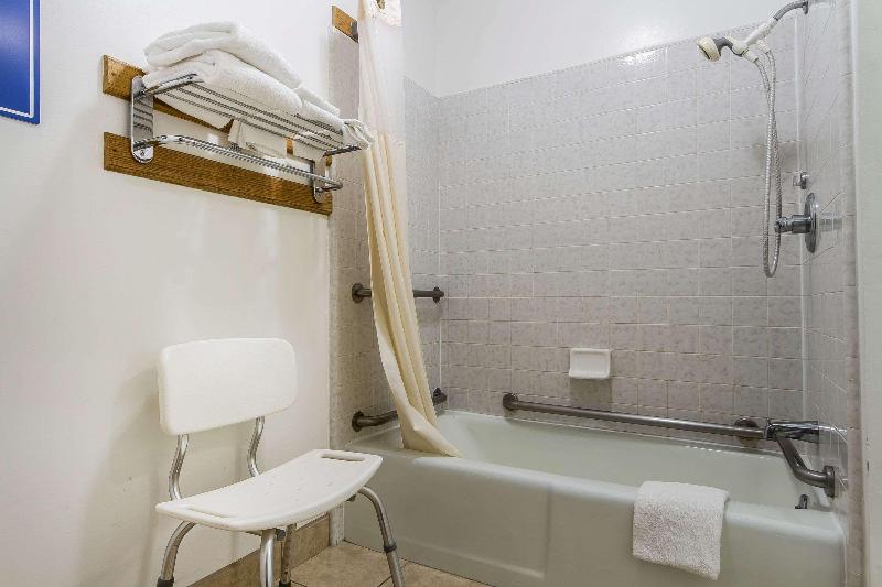 带大床的标准间, Quality Inn & Suites Gilroy