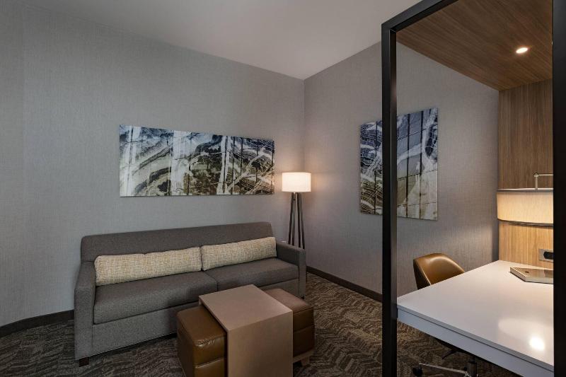 מיטת קינג בסוויטה, Springhill Suites Waco