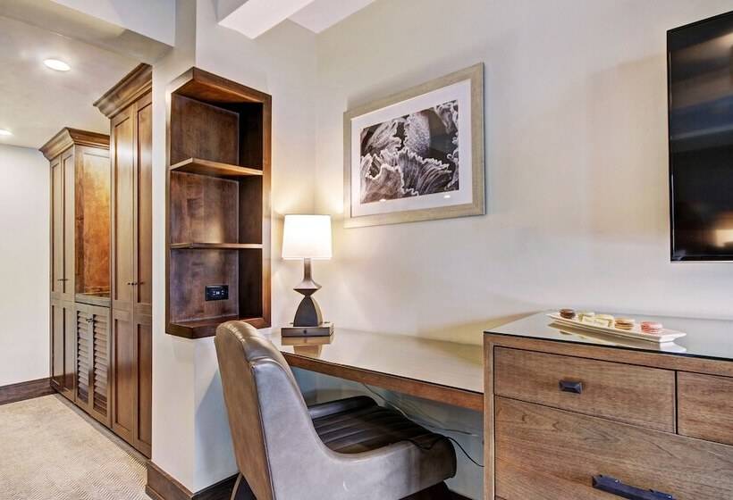 디럭스 룸, Lodge At Vail, A Rockresort