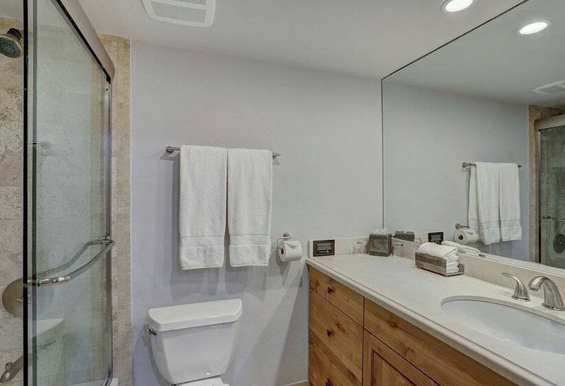 스탠다드 스튜디오, Lodge At Vail, A Rockresort