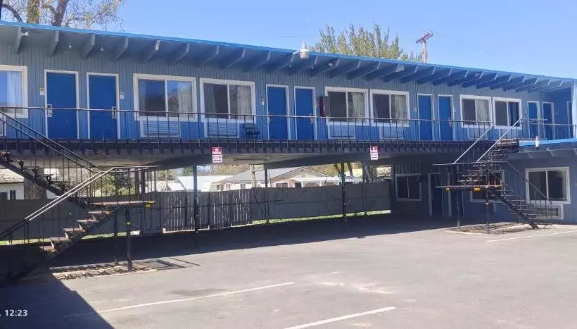 キングサイズベッドのスタンダードルーム, Lakeview Lodge Motel