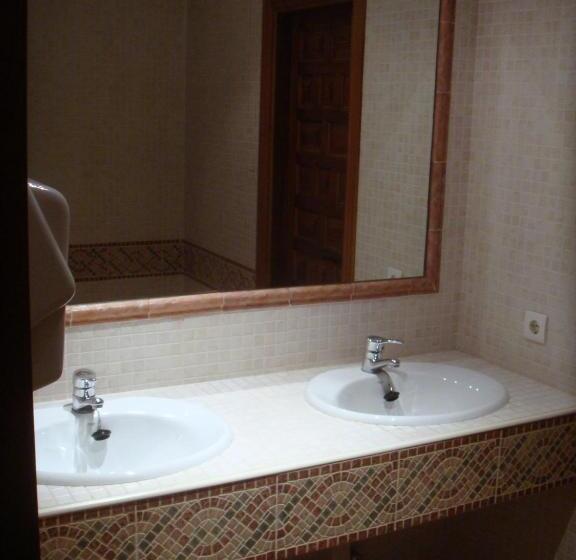 غرفة قياسية ثلاثية, La Casa Del Regidor