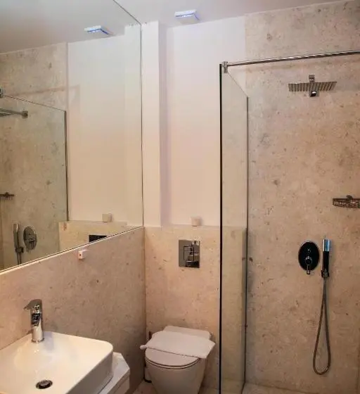 اتاق لوکس, Dim S Hotel & Restaurant