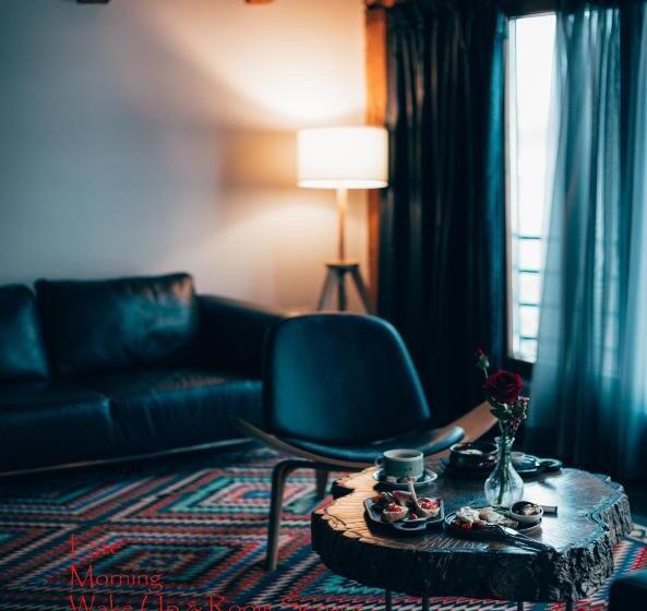 סוויטה אקזקיוטיב, Dim S Hotel & Restaurant