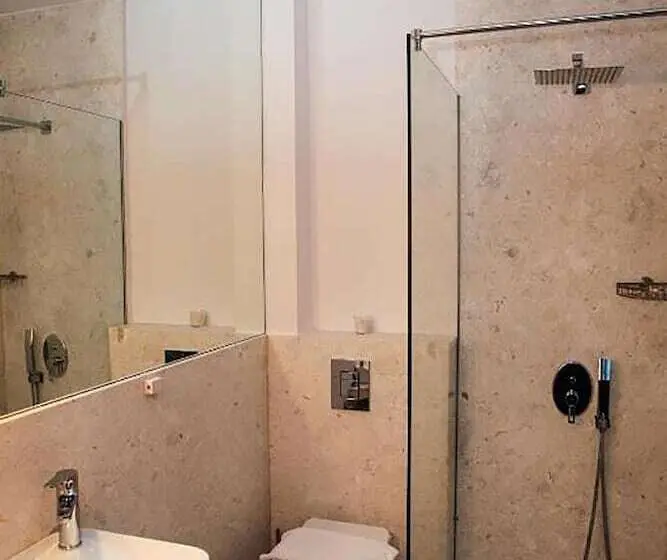 اتاق لوکس, Dim S Hotel & Restaurant