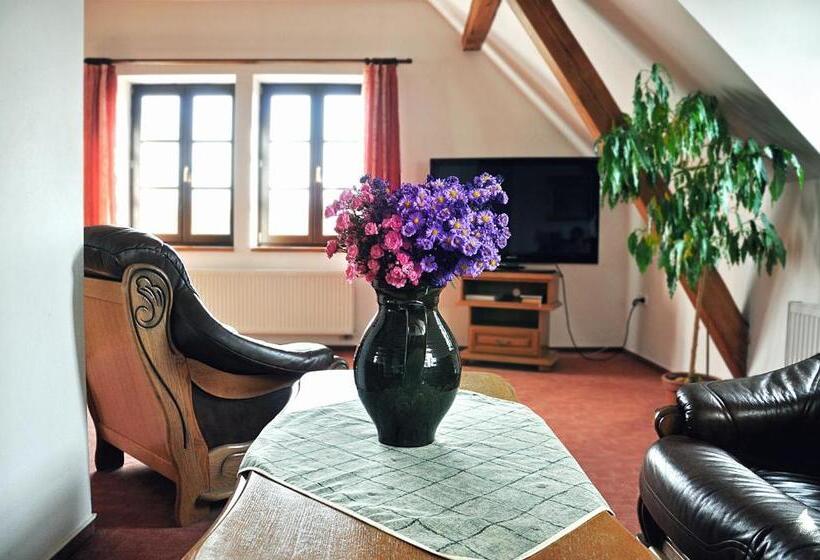 סוויטה, Penzion Diana