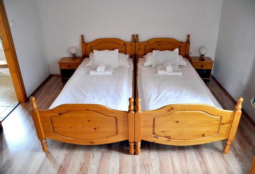 חדר קלאסי לשלושה, Penzion Diana