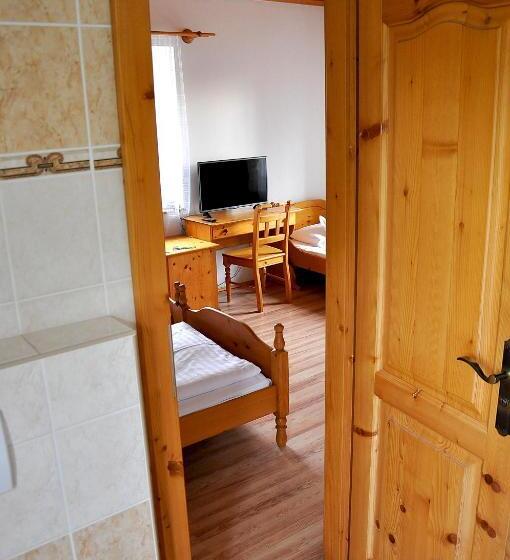 חדר קלאסי לשלושה, Penzion Diana