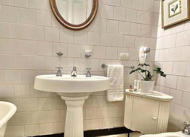 اتاق سوپریور با چشمانداز شهر, Chemin