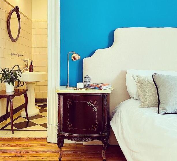 اتاق سوپریور با چشمانداز شهر, Chemin