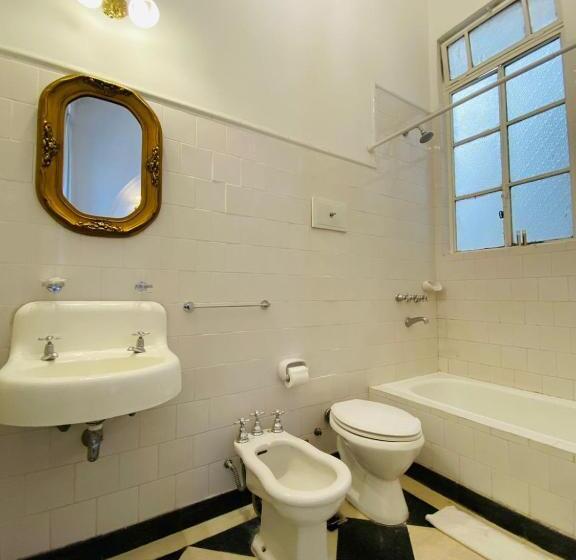 اتاق سوپریور با چشمانداز باغ, Chemin