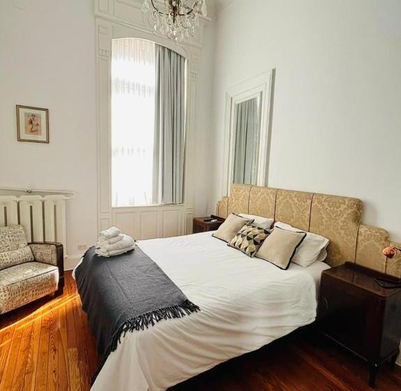 اتاق استاندارد با چشمانداز باغ, Chemin