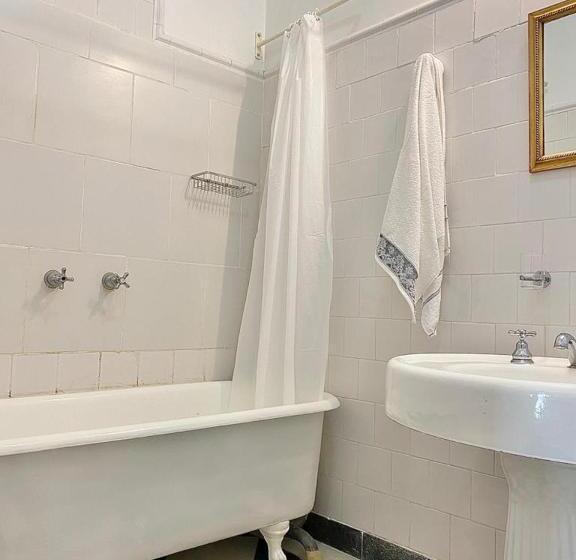 اتاق استاندارد سه نفره, Chemin