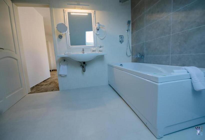 דירת חדר, La Belle Epoque