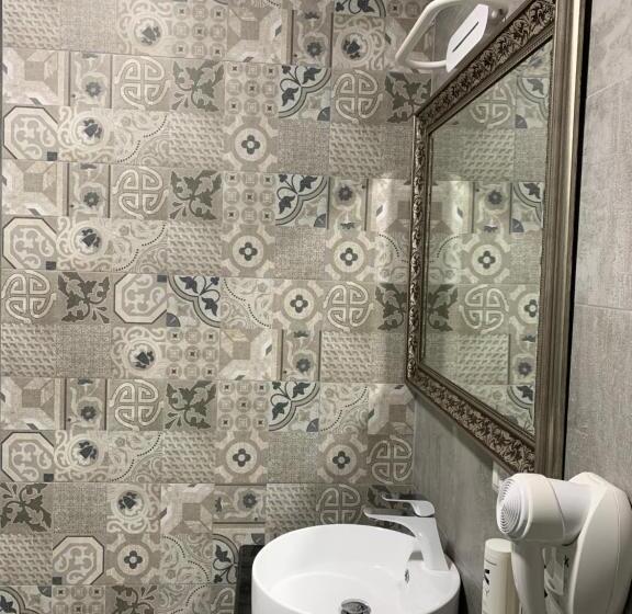 اتاق استاندارد سه تخته با بالکن, Sky