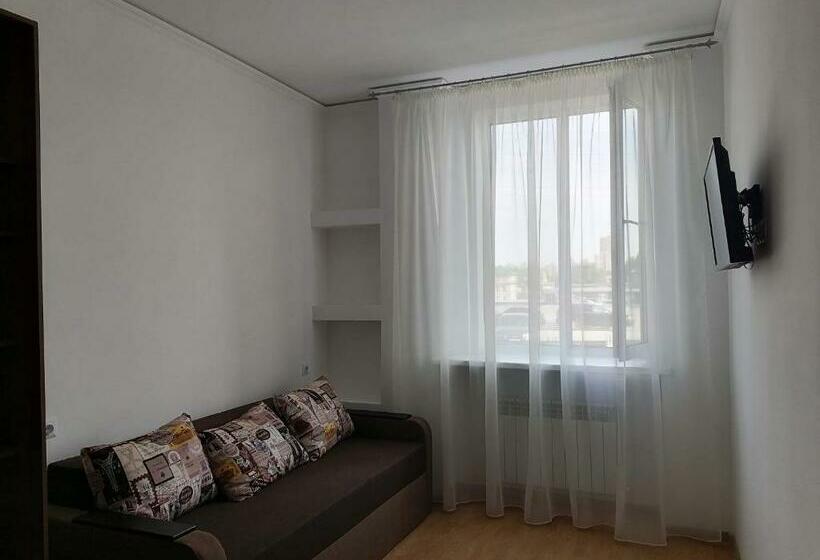 استودیوی استاندارد, Mini Otel On Harkivske Shose