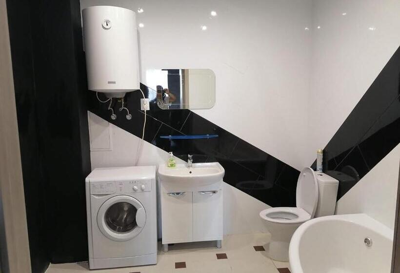استودیوی استاندارد, Mini Otel On Harkivske Shose