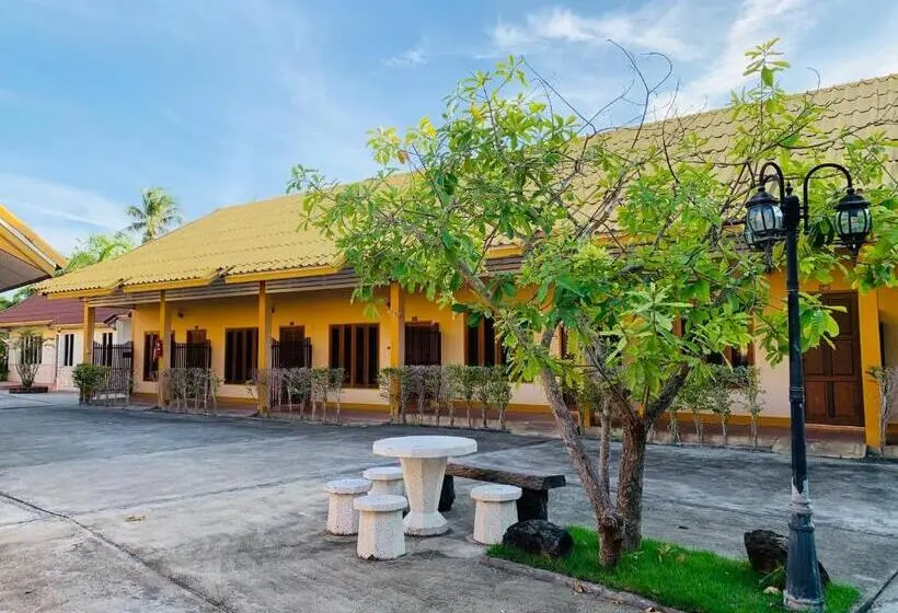 デラックススタジオ, ศรีสุภาวดีรีสอร์ท Srisupawadee Resort