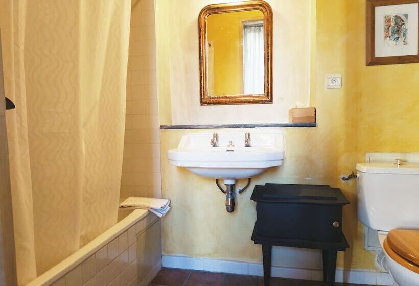 Номер Стандарт, Rue Du Château