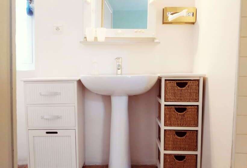 Номер Стандарт, Rue Du Château