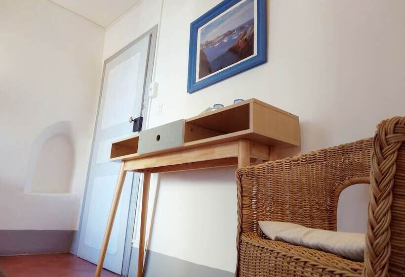 Номер Стандарт, Rue Du Château