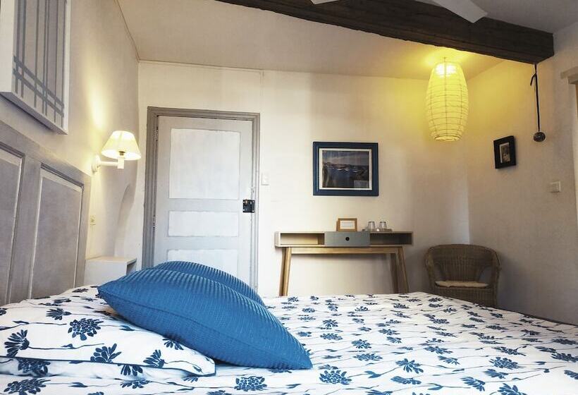 Номер Стандарт, Rue Du Château