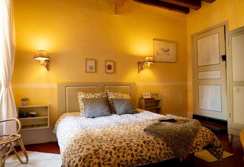 Номер Стандарт, Rue Du Château