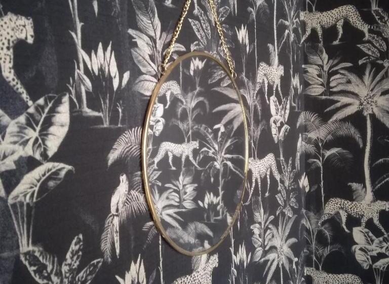 Номер Стандарт, Rue Du Château