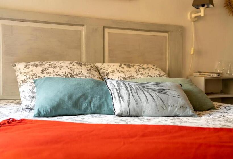 Номер Стандарт, Rue Du Château