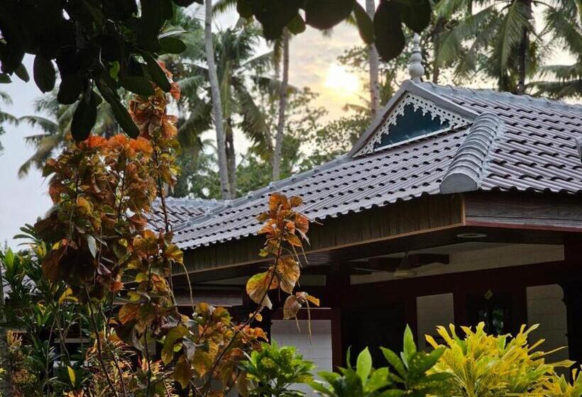 キングサイズベッドのデラックススイート, Leisure Valley Beach Resort