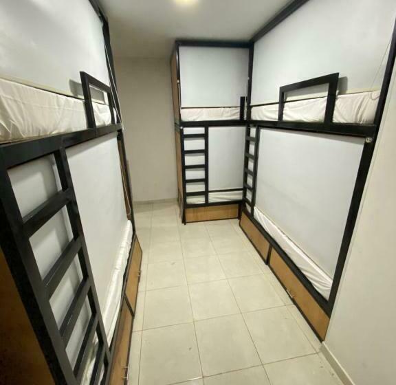 ファミリールーム, Nueve Uno Hostel