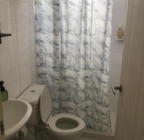 スイート, Nueve Uno Hostel