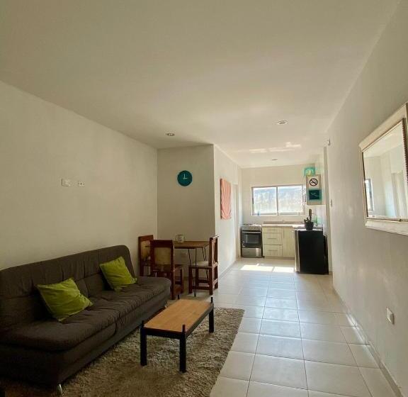 スイート, Nueve Uno Hostel