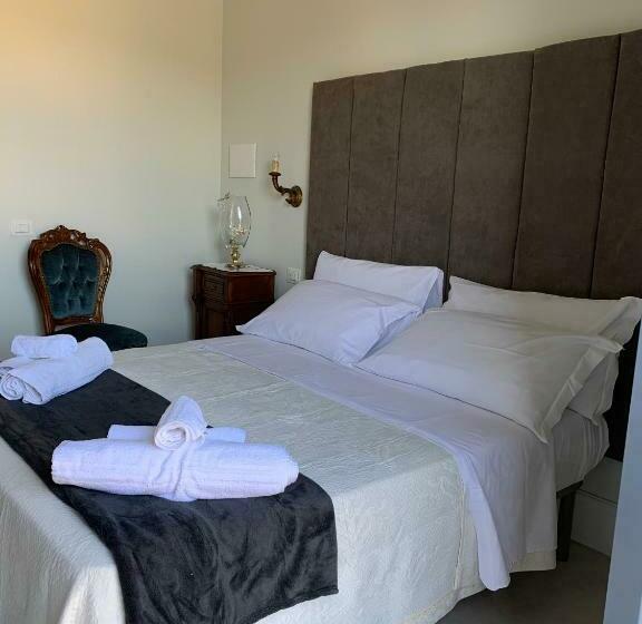 اتاق استاندارد با بالکن, Palazzo Samà