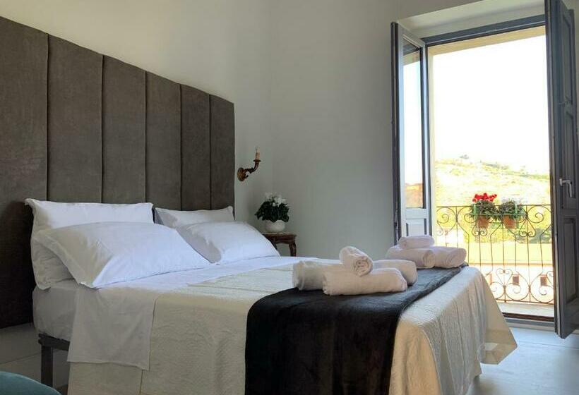 اتاق استاندارد با بالکن, Palazzo Samà