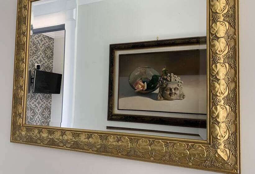 اتاق استاندارد با بالکن, Palazzo Samà