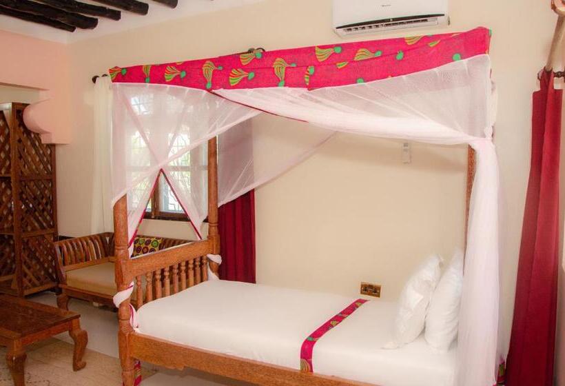 غرفة قياسية مطلّة علي حمام السباحة, Zanpalm Boutique