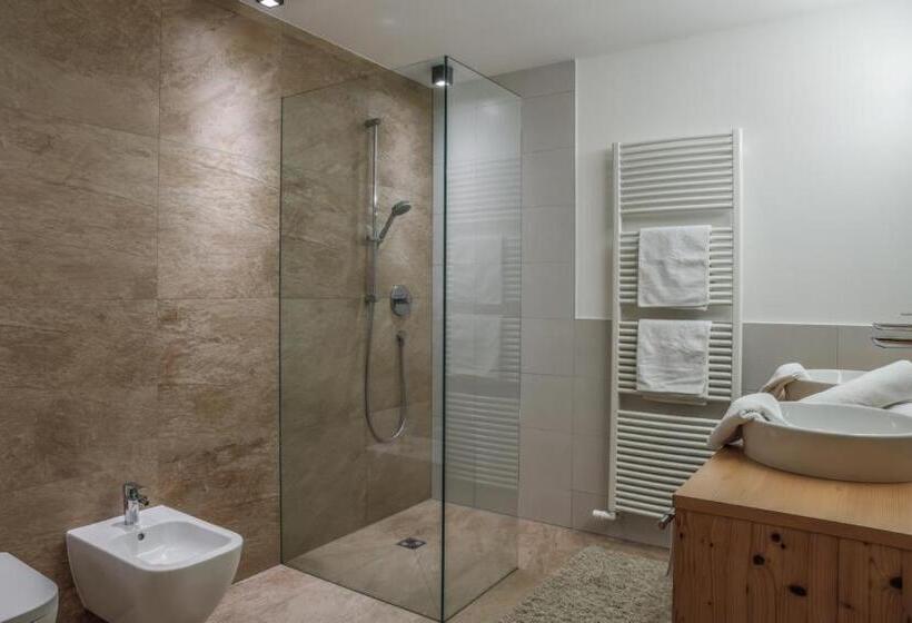 침실 2개 아파트, Auramonte