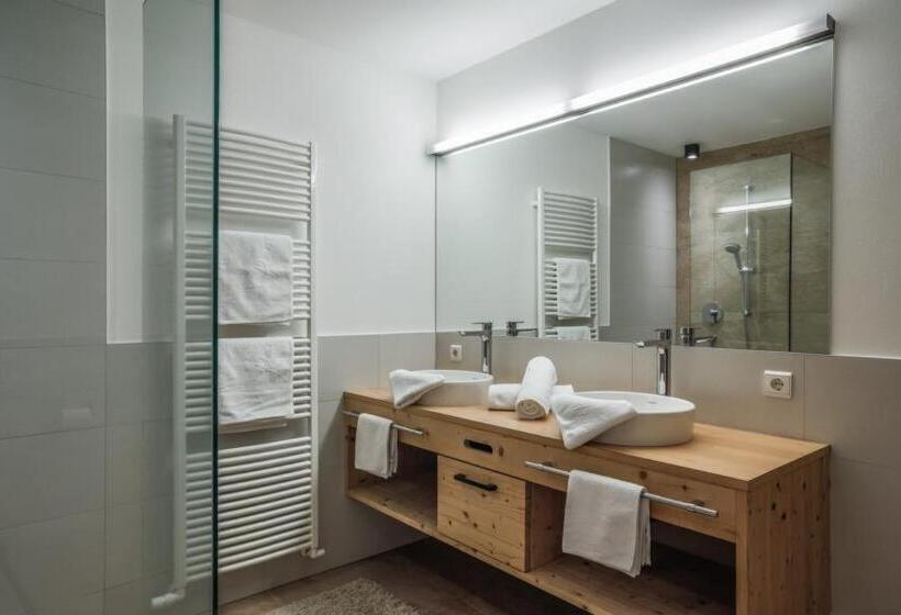 침실 2개 아파트, Auramonte