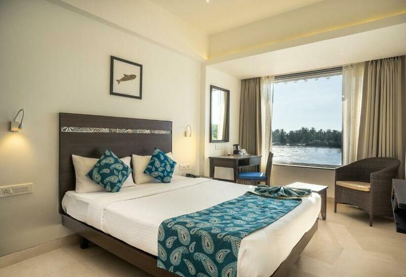 디럭스 룸, Indy Waterfront Resort