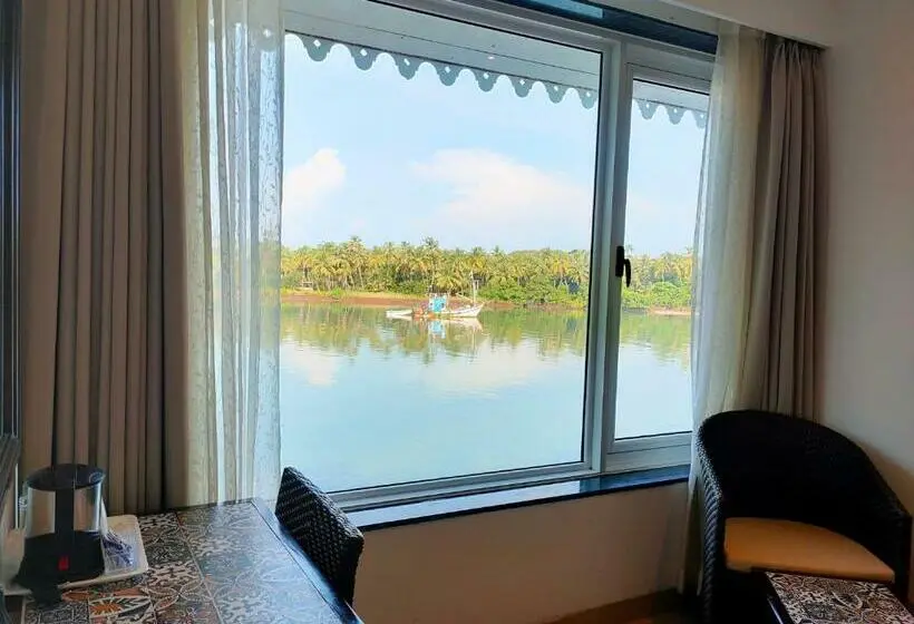 デラックスルーム, Indy Waterfront Resort