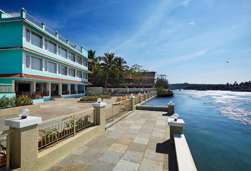 豪华房间, Indy Waterfront Resort